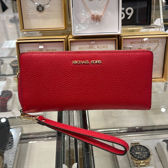 MICHAEL KORS
Leather Continental Wristlet Phone Case Wallet
Bright Red
NWT - Picture 1 of 16